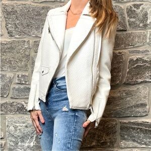 Bebe Moto Motorcycle Jacket White Faux Leather Blocked Crop Zippers Size MEDIUM